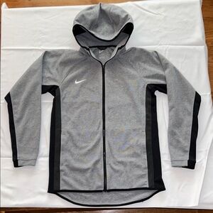 Nike Dri-FIT Showtime Men’s Full-Zip Basketball Hoodie
